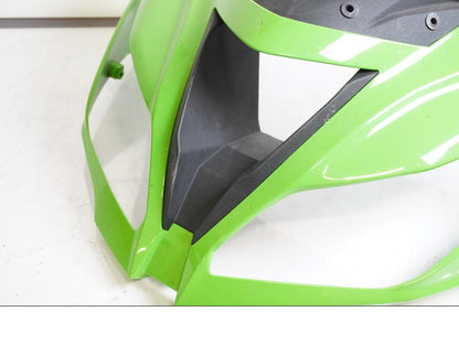 Vänster sida på Toppkåpa från en Kawasaki ZX-6R -2014 motorcykel.