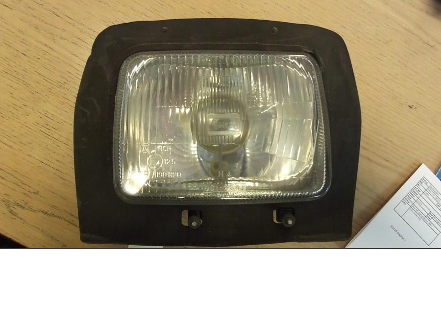 Framsidan på Strålkastare från en Suzuki GSX 750 -1984 motorcykel.