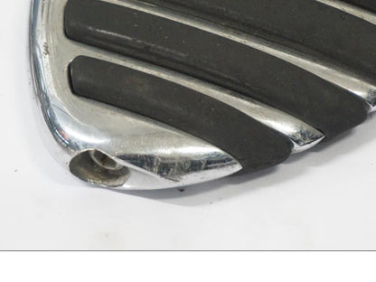 Höger sida på Highwaypegs från en Suzuki VL 800 -2004 motorcykel.