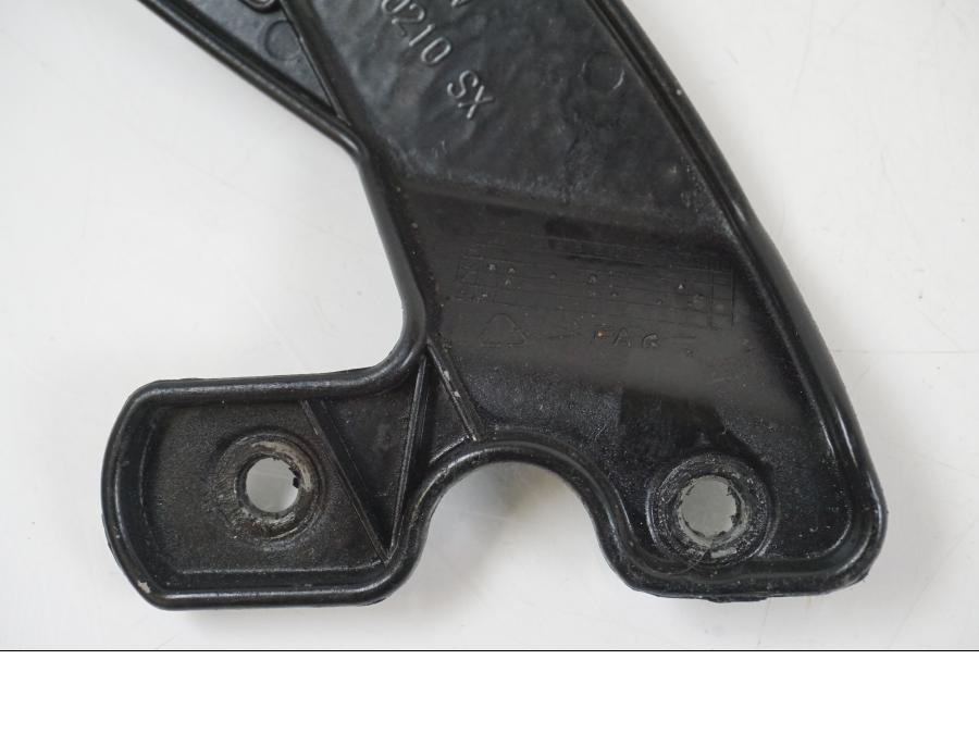 Extrabild1 på Fotpinnehälskydd från en Aprilia RS 125 -2008 motorcykel.