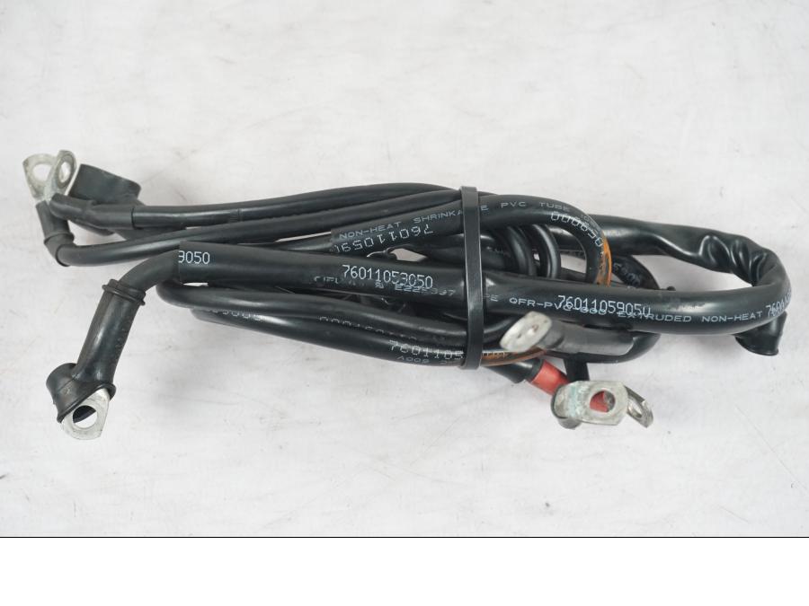 Snett uppifrån på Kablage från en KTM 690 Duke -2015 motorcykel.