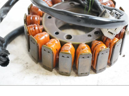 Baksidan på Generator från en Kawasaki VN 800 -1995 motorcykel.