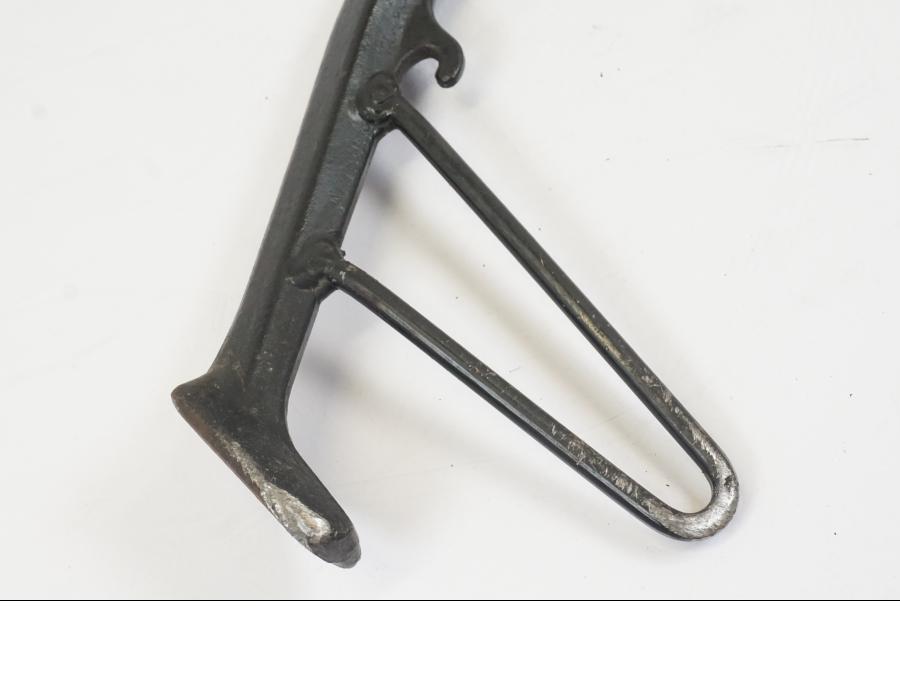 Höger sida på Sidostöd från en Honda NT 700 -2008 motorcykel.