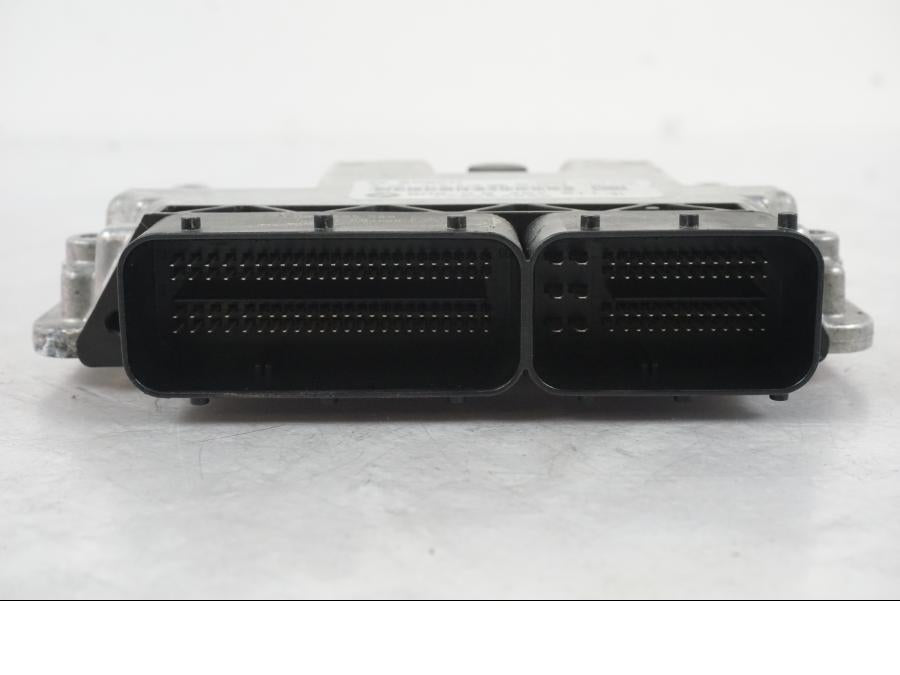 Baksidan på Motronic styrenhet från en BMW R 1250 GS -2021 motorcykel.