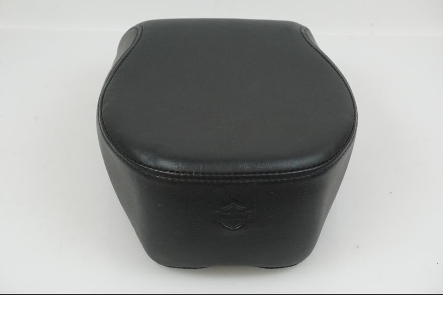 Baksidan på Sadel från en H-D Sportster 1200 XL1200C -2015 motorcykel.