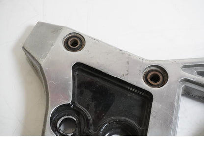 Höger sida på Fotpinnefäste från en Yamaha FJ 1200 -1989 motorcykel.