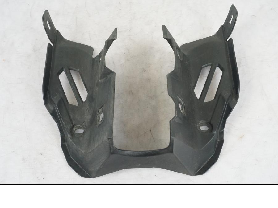 Framsidan på Ramskydd från en Triumph Tiger Explorer -2013 motorcykel.