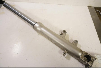 Framsidan på Gaffelben från en Suzuki GSX-R 600 -1997 motorcykel.