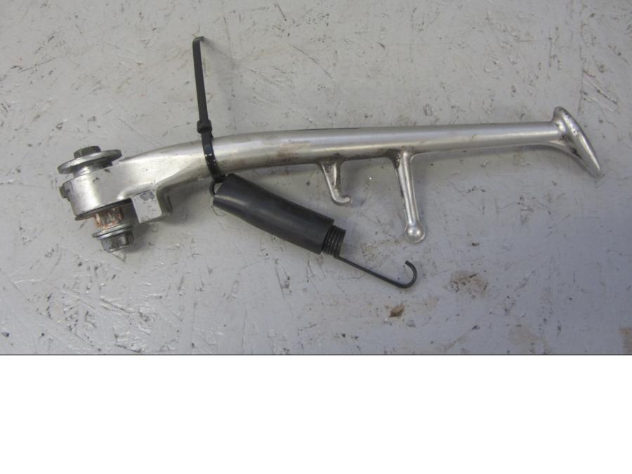 Framsidan på Sidostöd från en Yamaha YZF R6 -2006 motorcykel.