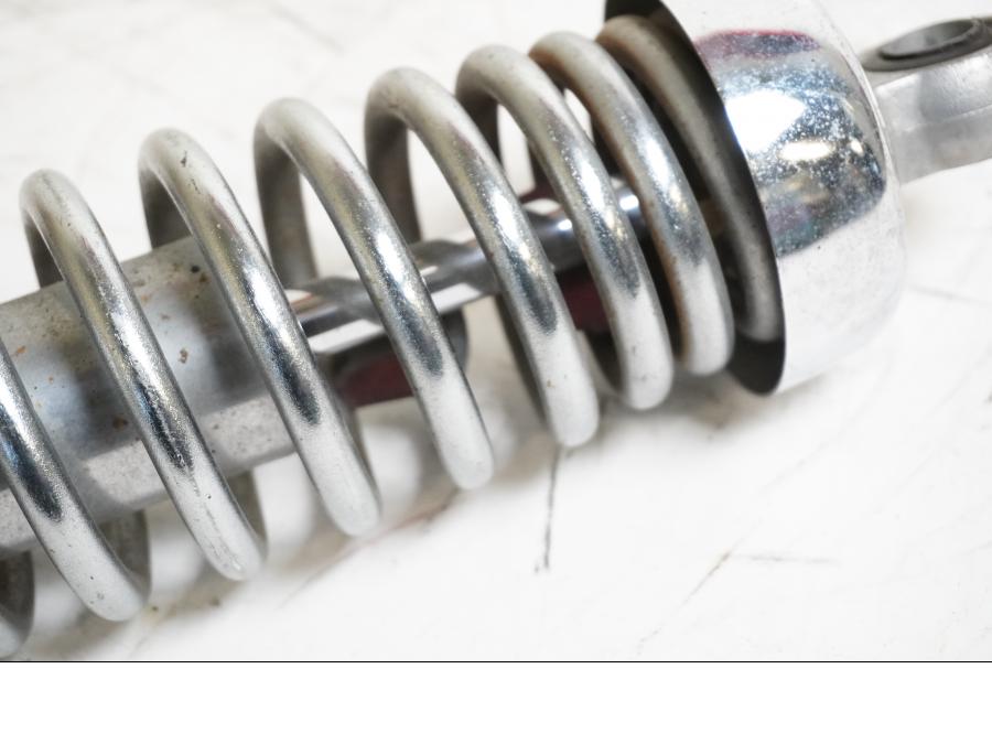 Vänster sida på Stötdämpare från en Yamaha XV 1100 -1994 motorcykel.