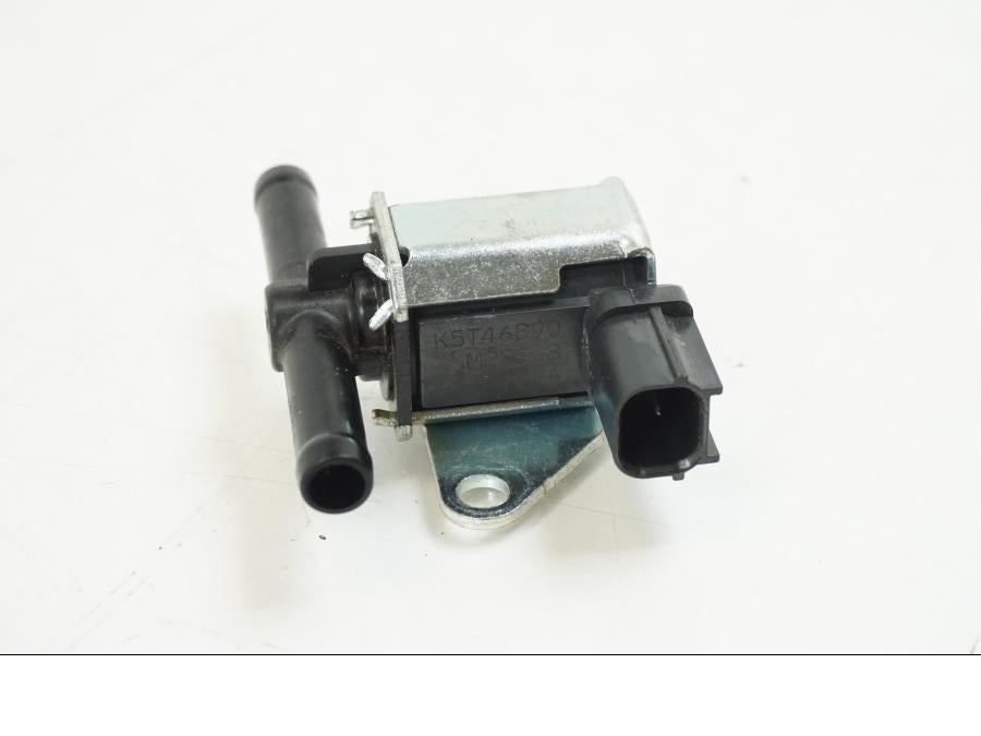 Baksidan på Second Air från en Honda CB 650 F Hornet -2017 motorcykel.