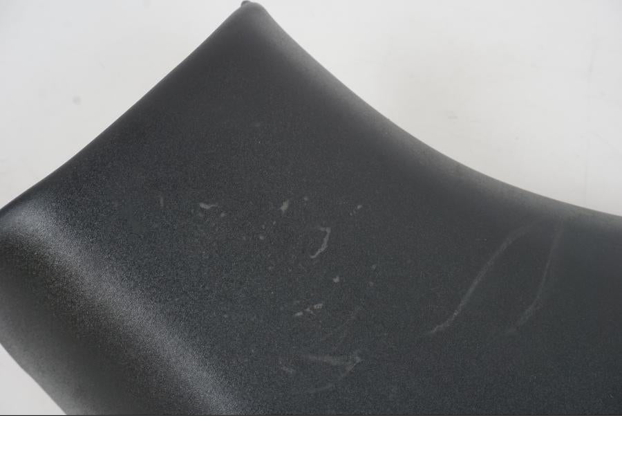 Höger sida på Sadel från en Suzuki GSX-R 1000 -2007 motorcykel.