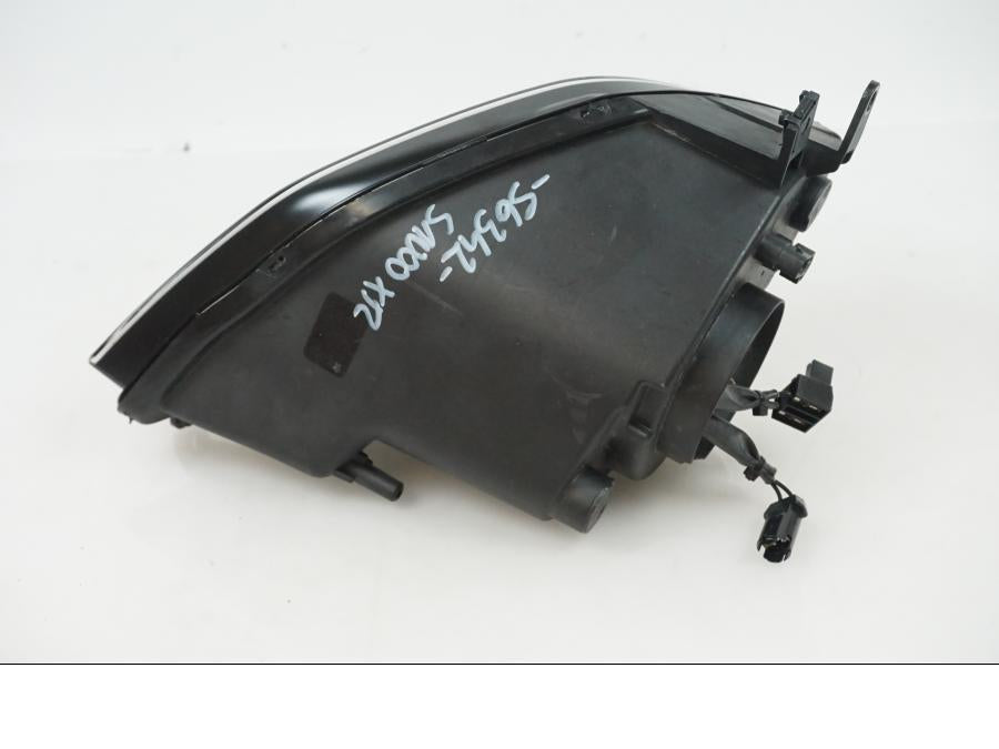 Baksidan på Strålkastare från en BMW S 1000 XR -2016 motorcykel.