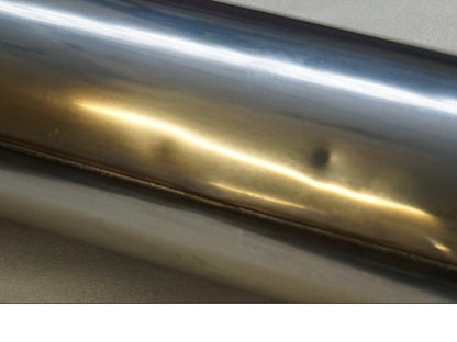 Snett nerifrån på Ljuddämpare från en Honda CBR 600 -2000 motorcykel.