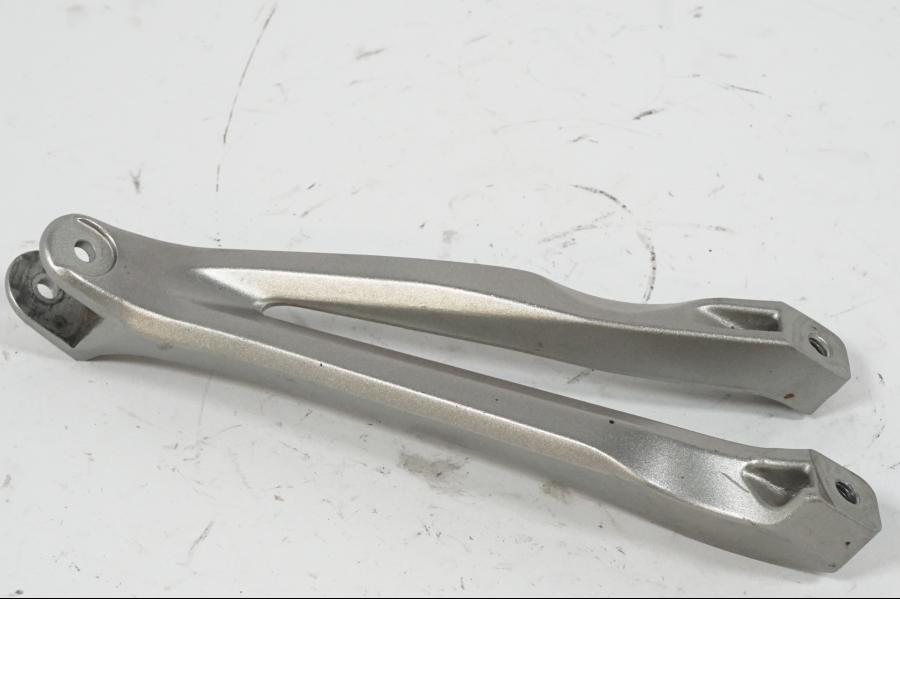 Höger sida på Fotpinnefäste från en Yamaha YZF 1000 R1 -2007 motorcykel.