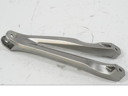 Höger sida på Fotpinnefäste från en Yamaha YZF 1000 R1 -2007 motorcykel.