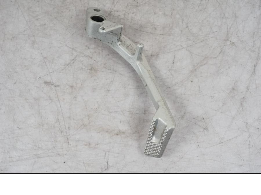 Baksidan på Bromspedal från en Yamaha MT-09 -2024 motorcykel.