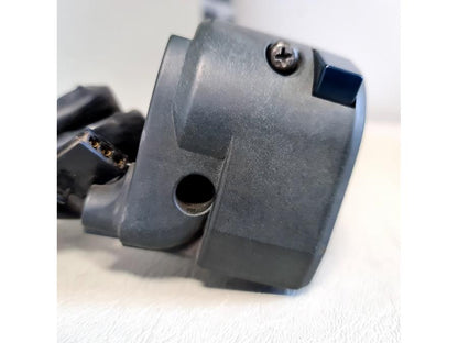 Höger sida på Styrelreglage från en Kawasaki Zephyr 750 -1991 motorcykel.