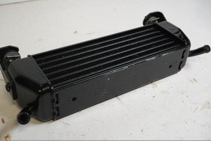 Höger sida på Oljekyl från en BMW R 1100 S -2003 motorcykel.