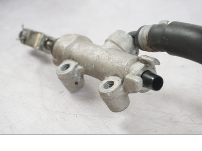 Höger sida på Bromshuvudcylinder från en Kawasaki ZZ-R 1400 -2009 motorcykel.