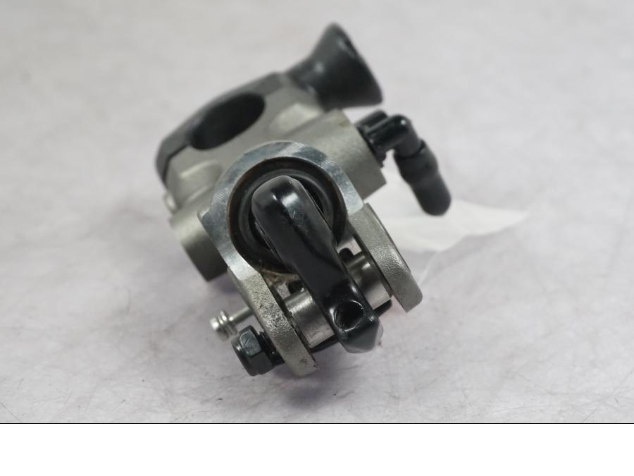 Snett uppifrån på Bromshuvudcylinder från en Ducati Multistrada V4 -2024 motorcykel.