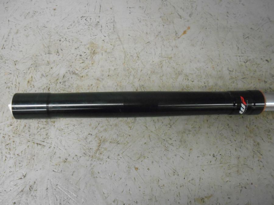 Höger sida på Gaffelben från en Triumph Tiger 800 -2016 motorcykel.