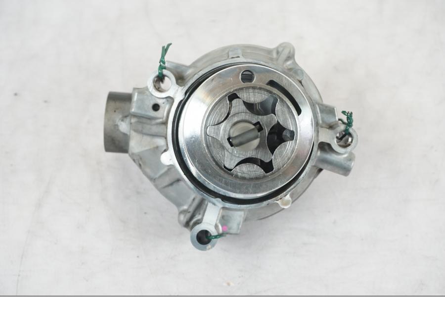 Extrabild2 på Vattenpump från en Kawasaki Z 900 -2019 motorcykel.