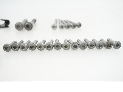 Snett uppifrån på Skruv / Mutter etc från en BMW F 850 GS -2019 motorcykel.