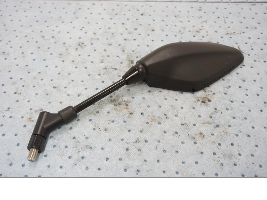 Framsidan på Backspegel från en Yamaha MT-09 Tracer -2018 motorcykel.