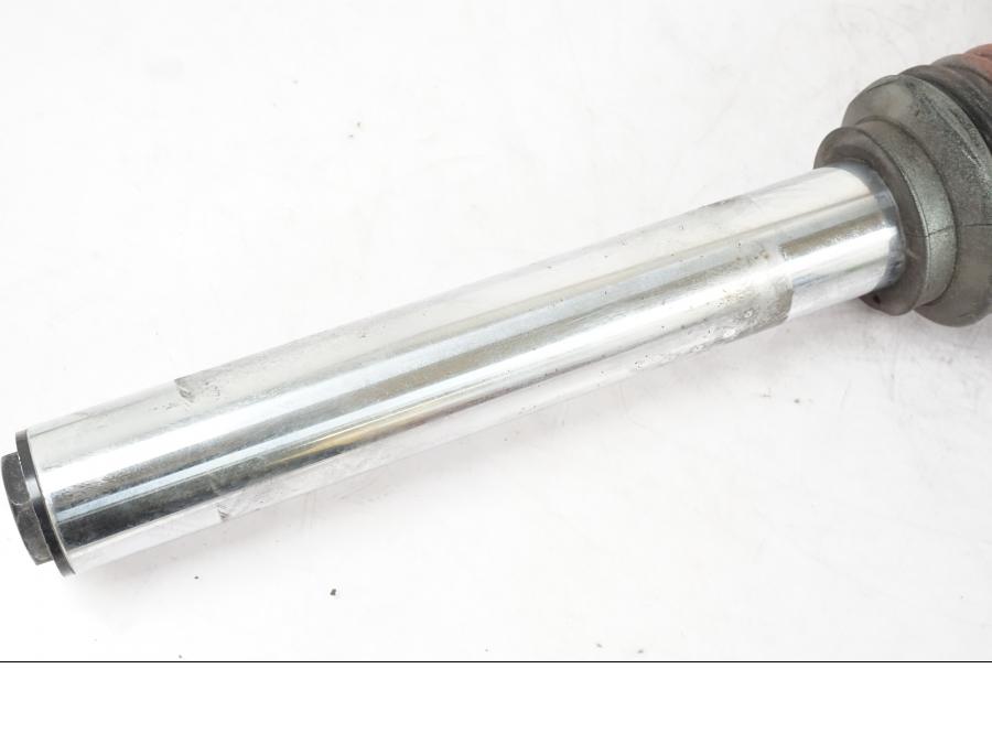 Snett nerifrån på Gaffelben från en BMW K 1100 LT -1999 motorcykel.