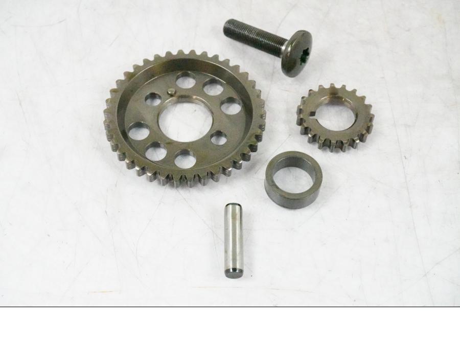 Baksidan på Kamkedja från en BMW K 1200 S -2005 motorcykel.