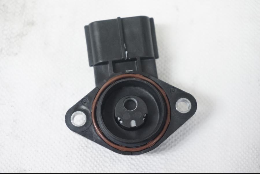 Baksidan på TPS från en Ducati 899 Panigale -2015 motorcykel.