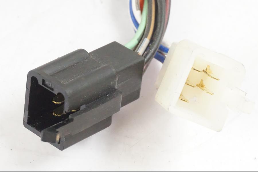 Vänster sida på Styrelreglage från en Honda NT 650 V -2002 motorcykel.