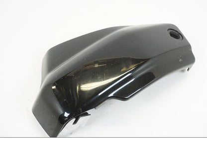 Baksidan på Sidopanel från en Yamaha XVS 1100 -2001 motorcykel.