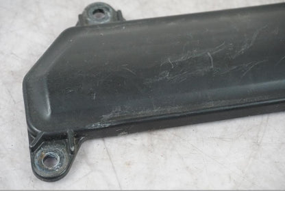 Baksidan på Luftfilterkåpa från en Kawasaki ZX-6R -2006 motorcykel.