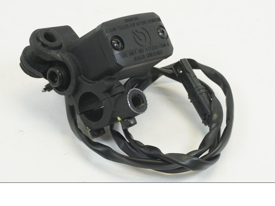 Framsidan på Kopplingshuvudcylinder från en Ducati Scrambler 800 -2022 motorcykel.