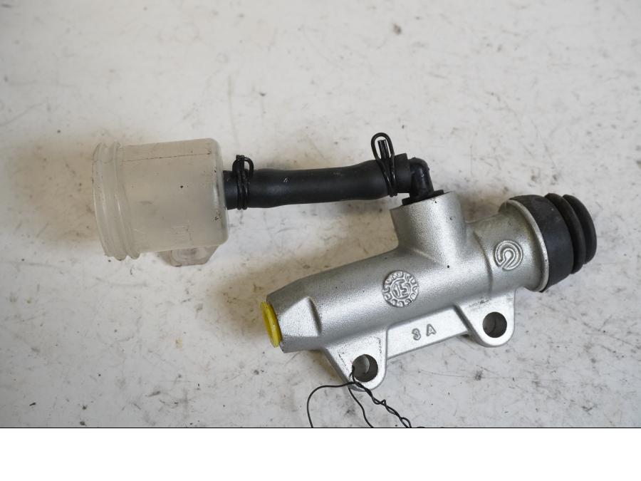 Framsidan på Bromshuvudcylinder från en Ducati Scrambler 800 -2016 motorcykel.