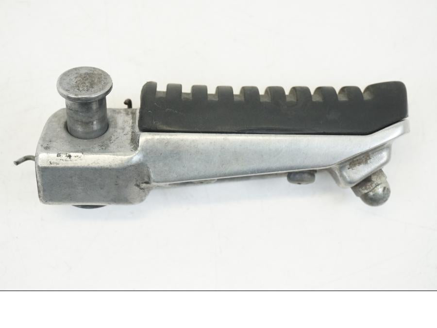 Höger sida på Fotpinne från en Kawasaki ZX-12R -2000 motorcykel.