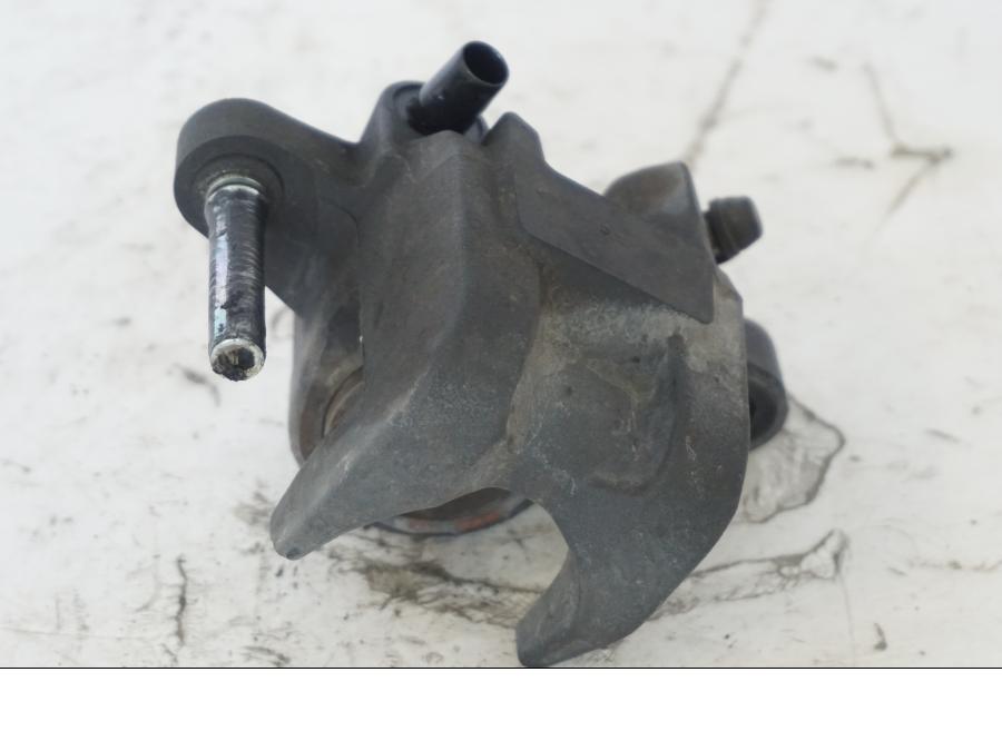 Höger sida på Bromsok från en Honda SH 300 A -2011 scooter.