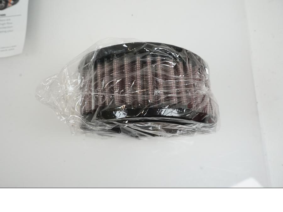 Baksidan på Luftfilter från en Universal Universal -0 moped.