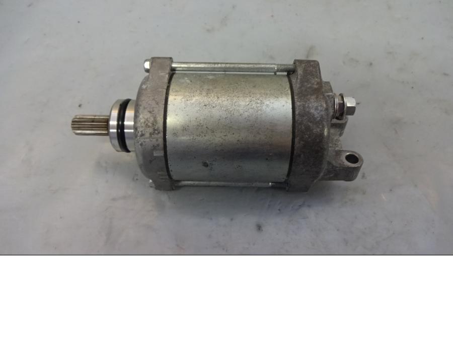 Framsidan på Startmotor från en Kawasaki Z 1000 -2018 motorcykel.