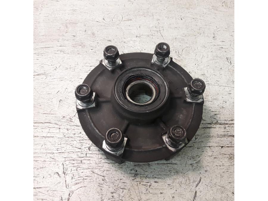 Framsidan på Drevfäste från en Yamaha YZF 1000 R1 -2003 motorcykel.