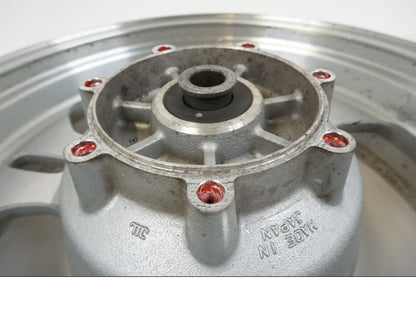 Höger sida på Fälg från en Kawasaki VN 1500 Mean Streak -2002 motorcykel.