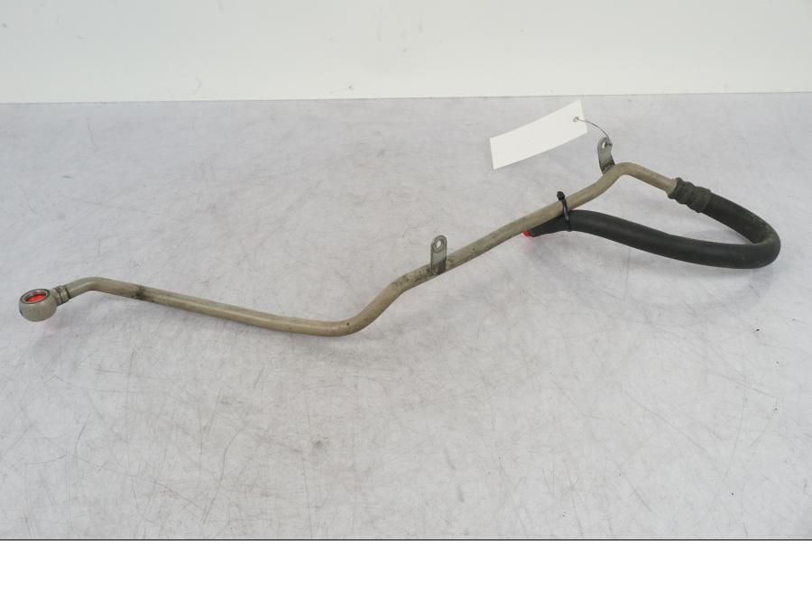 Framsidan på Oljekylrör från en BMW R 1100 GS -1998 motorcykel.