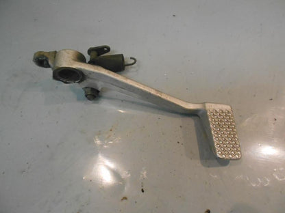 Framsidan på Bromspedal från en Yamaha FZS 1000 -2002 motorcykel.