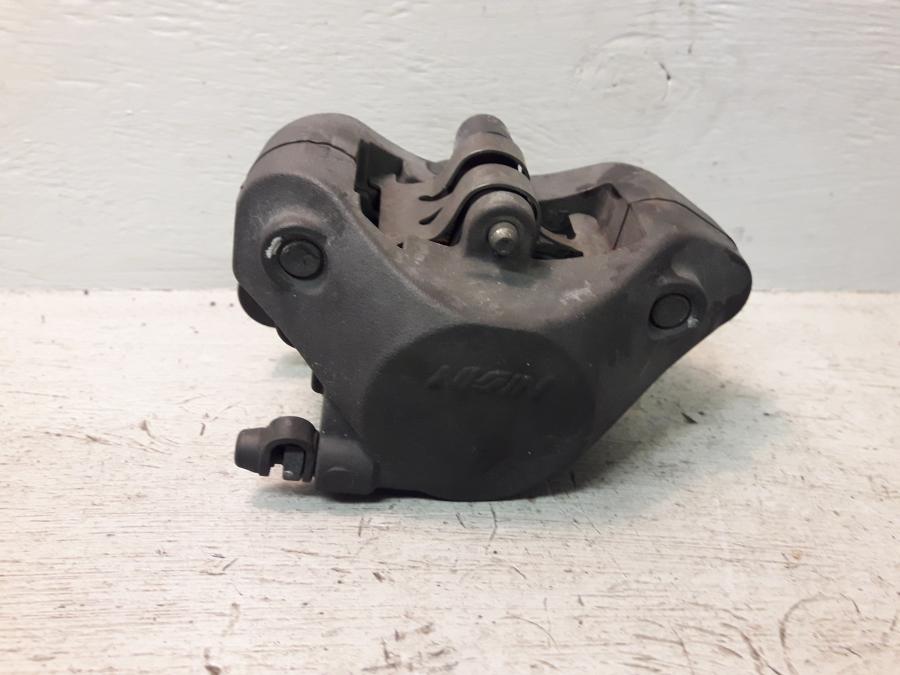 Framsidan på Bromsok från en Kawasaki GTR 1400 -2012 motorcykel.