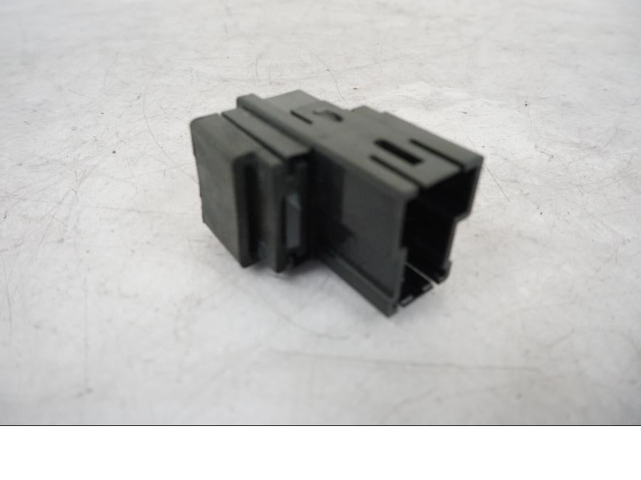 Framsidan på Relä från en Yamaha MT 125 -2017 motorcykel.