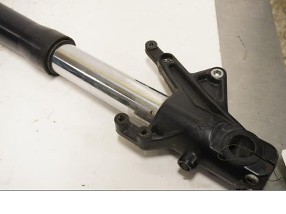 Baksidan på Gaffelben från en KTM 640 Duke -2006 motorcykel.