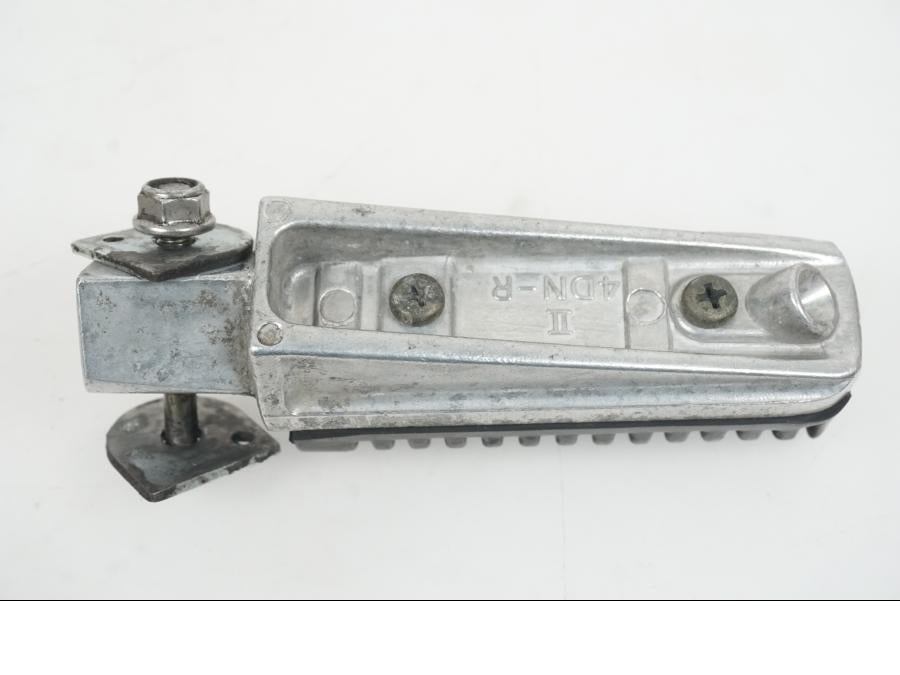 Höger sida på Fotpinne från en Yamaha XJ 900 -1997 motorcykel.