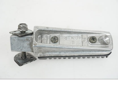 Höger sida på Fotpinne från en Yamaha XJ 900 -1997 motorcykel.